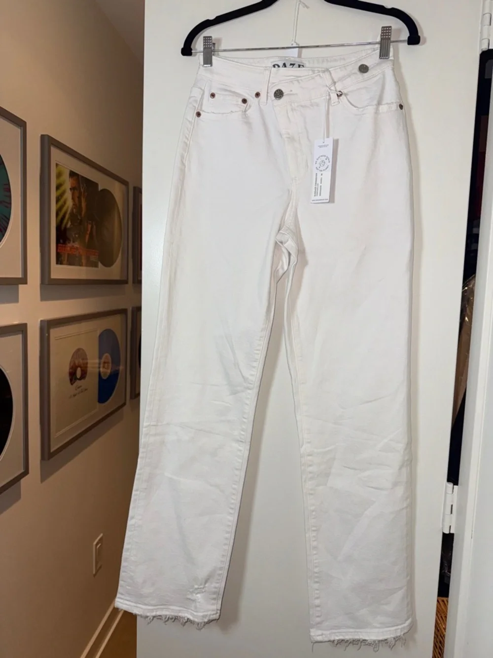 NWT DAZE Women’s Straight-Leg Marshmallow White Sundaze Crissover Jeans Size 26